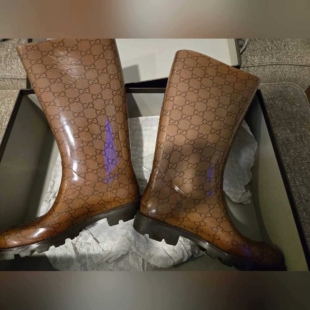 Gucci Tan Monogram Rain Boots - Picture 3 of 13
